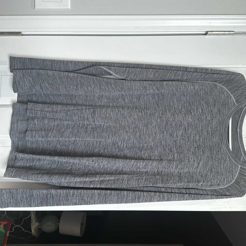 Lululemon long sleeve vent tech
